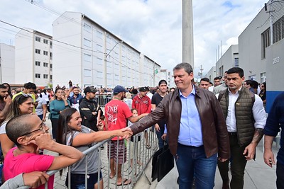 Governo de SP entrega 640 moradias para famílias de baixa renda em São Vicente