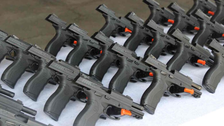 Para modernizar armamento, SSP doa 100 pistolas à Guarda Municipal de Campinas