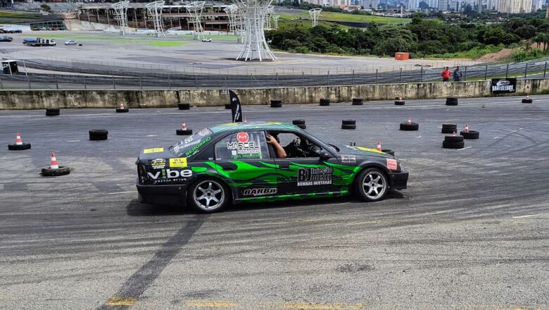 Drift e adrenalina das caronas radicais tomam conta do Bandoleros Drift Festival em Interlagos