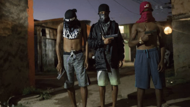 Comando Vermelho amplia domínio no Rio e já controla mais da metade das áreas sob facções, aponta levantamento