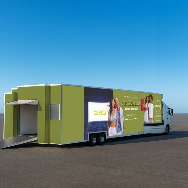 Carreta com cinema gratuito chega a São Paulo