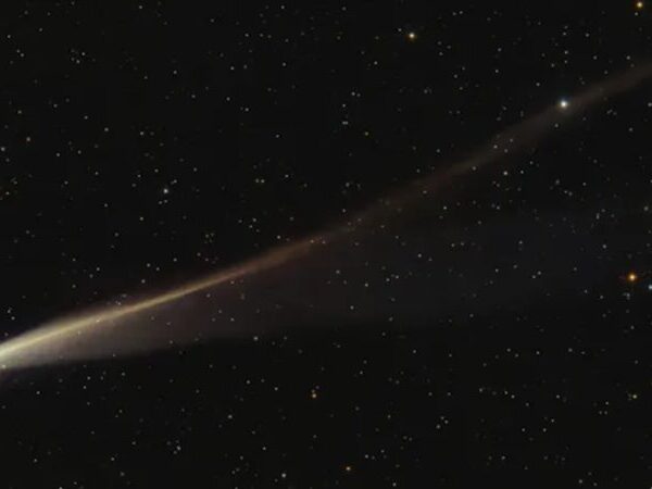 Cometa C/2025 K1 (ATLAS) se Fragmenta Após Aproximação ao Sol