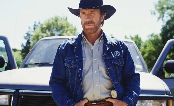 Chuck Norris é hospitalizado após emergência médica no Havaí