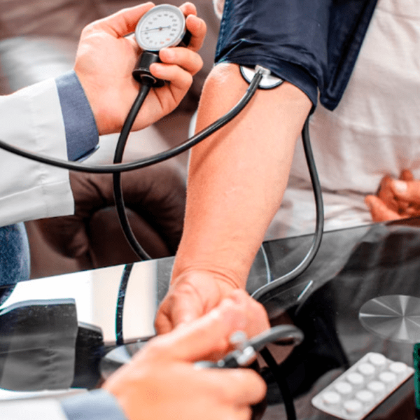 Dia de Prevenção e Combate à Hipertensão: cardiologistas do Iamspe reforçam a importância de aferir a pressão regularmente